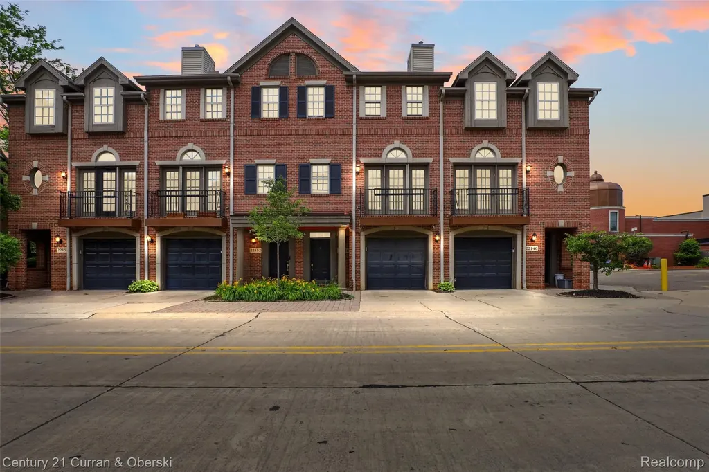 22146 W Village Dearborn City MI 48124
