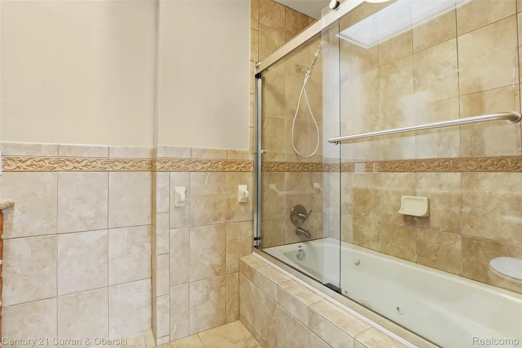 22146 W Village Dearborn City MI 48124