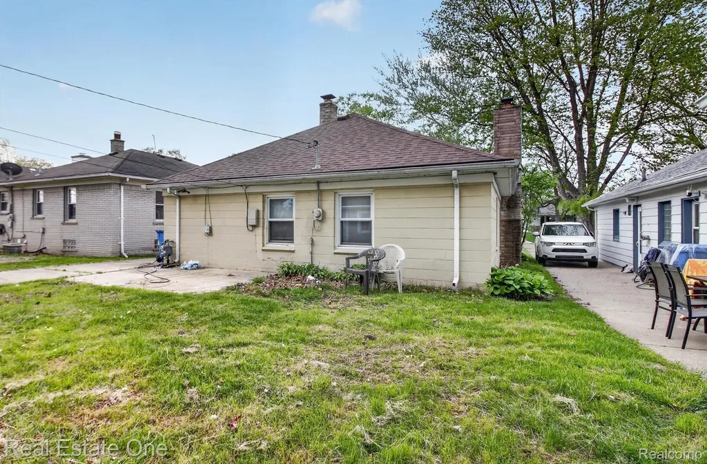 7420 Drexel Street Dearborn Heights City MI 48127