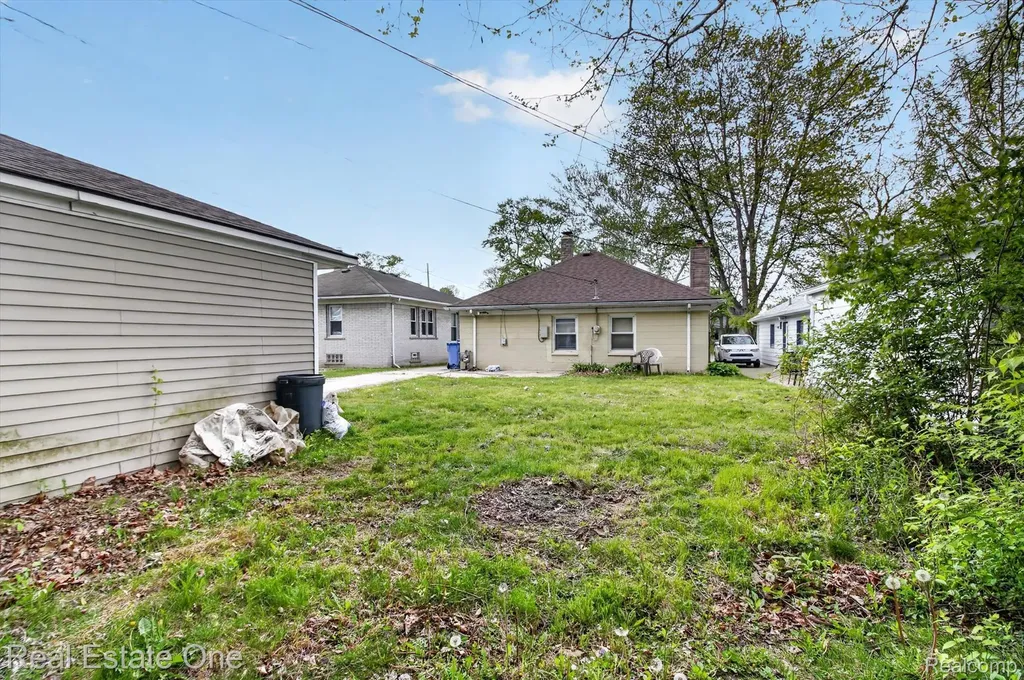 7420 Drexel Street Dearborn Heights City MI 48127