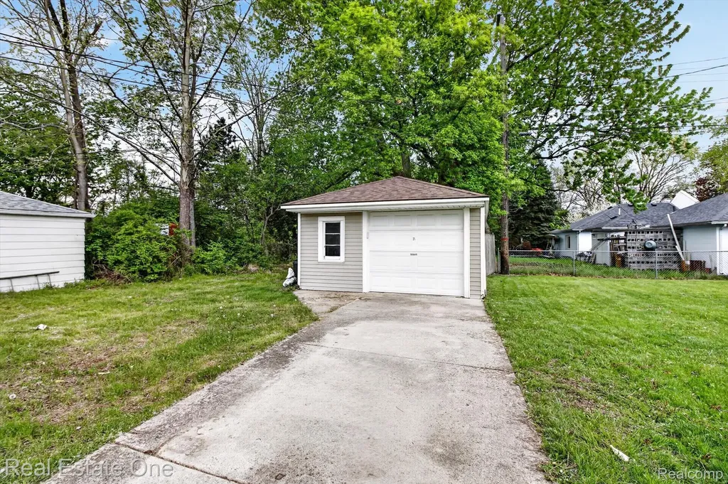 7420 Drexel Street Dearborn Heights City MI 48127