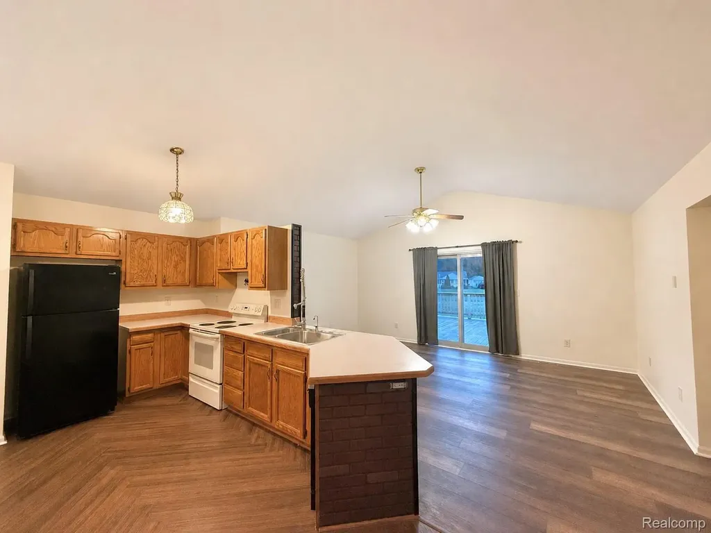 2319 Rollins Street Grand Blanc Charter Township MI 48439