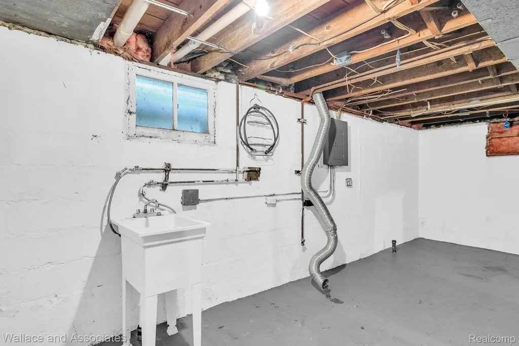 1222 Minnie Street Port Huron City MI 48060
