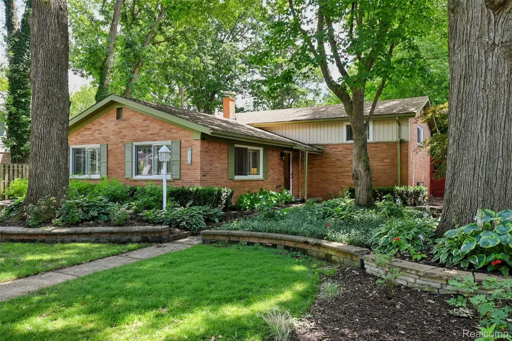 1313 Beech Street Plymouth City MI 48170