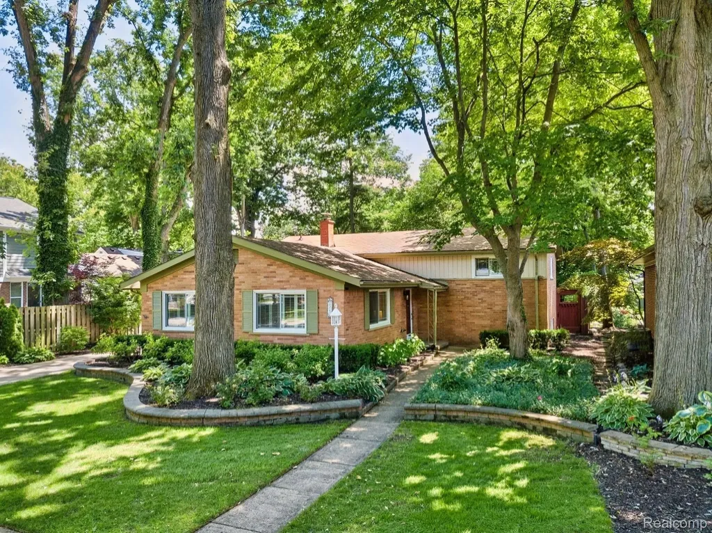 1313 Beech Street Plymouth City MI 48170