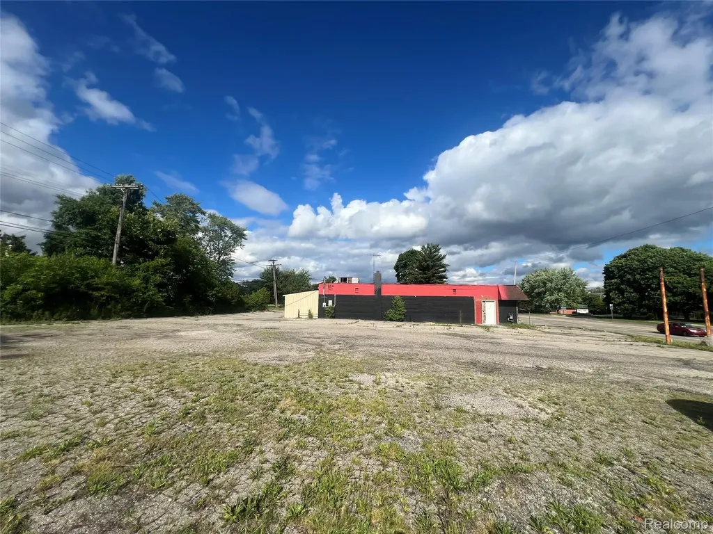 1302 W Huron St Street Waterford Charter Township MI 48328