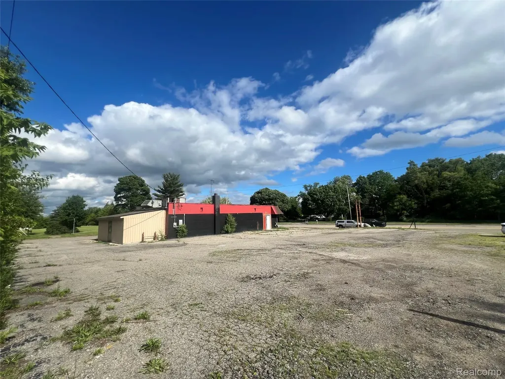 1302 W Huron St Street Waterford Charter Township MI 48328