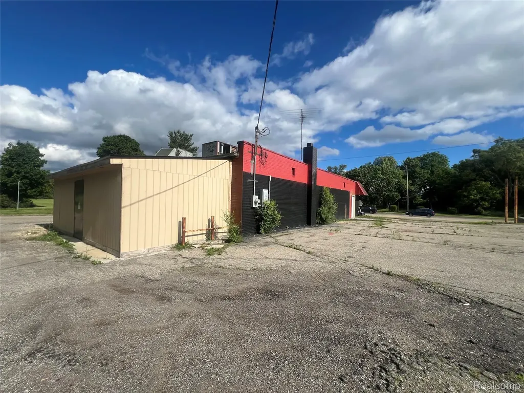1302 W Huron St Street Waterford Charter Township MI 48328