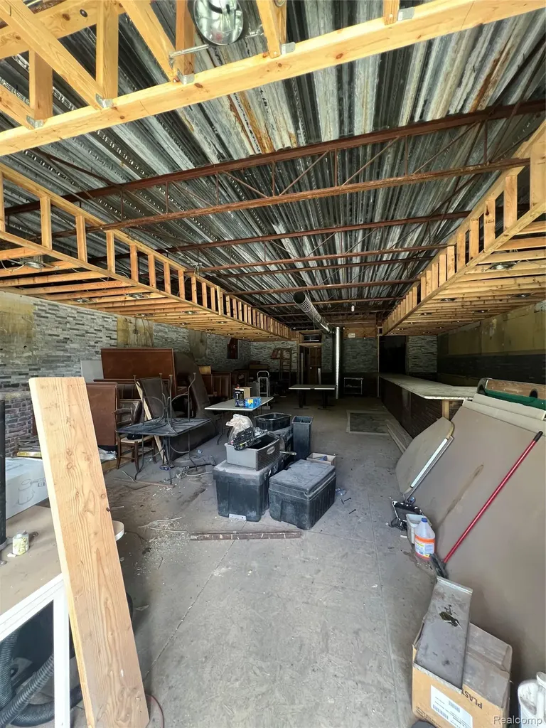 1302 W Huron St Street Waterford Charter Township MI 48328