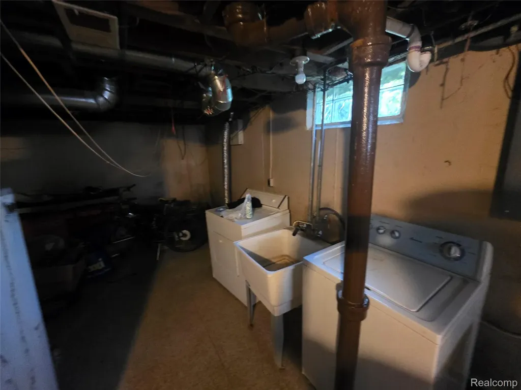 25962 Norfolk Street Inkster City MI 48141