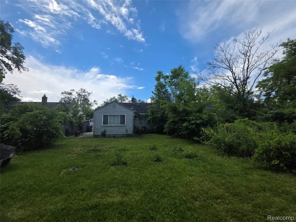 25962 Norfolk Street Inkster City MI 48141