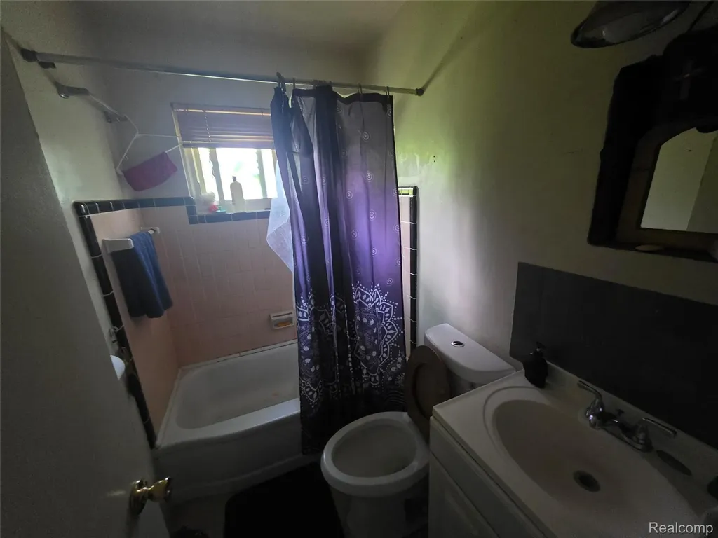 25962 Norfolk Street Inkster City MI 48141