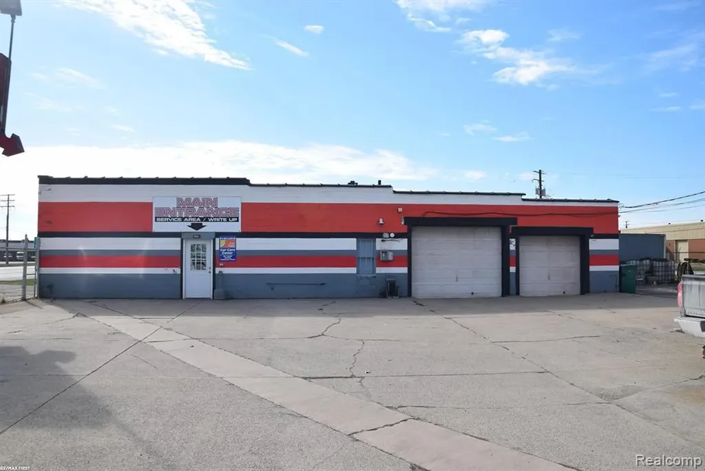 34091 Groesbeck Highway Clinton Charter Township MI 48035