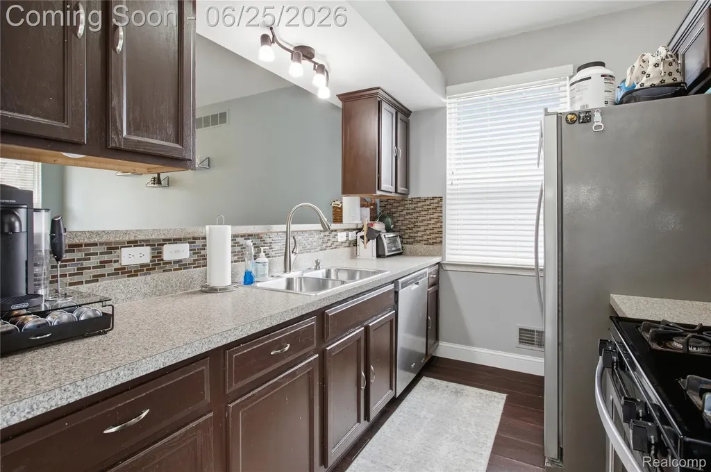 30498 Caroline Emily Chesterfield Township MI 48051
