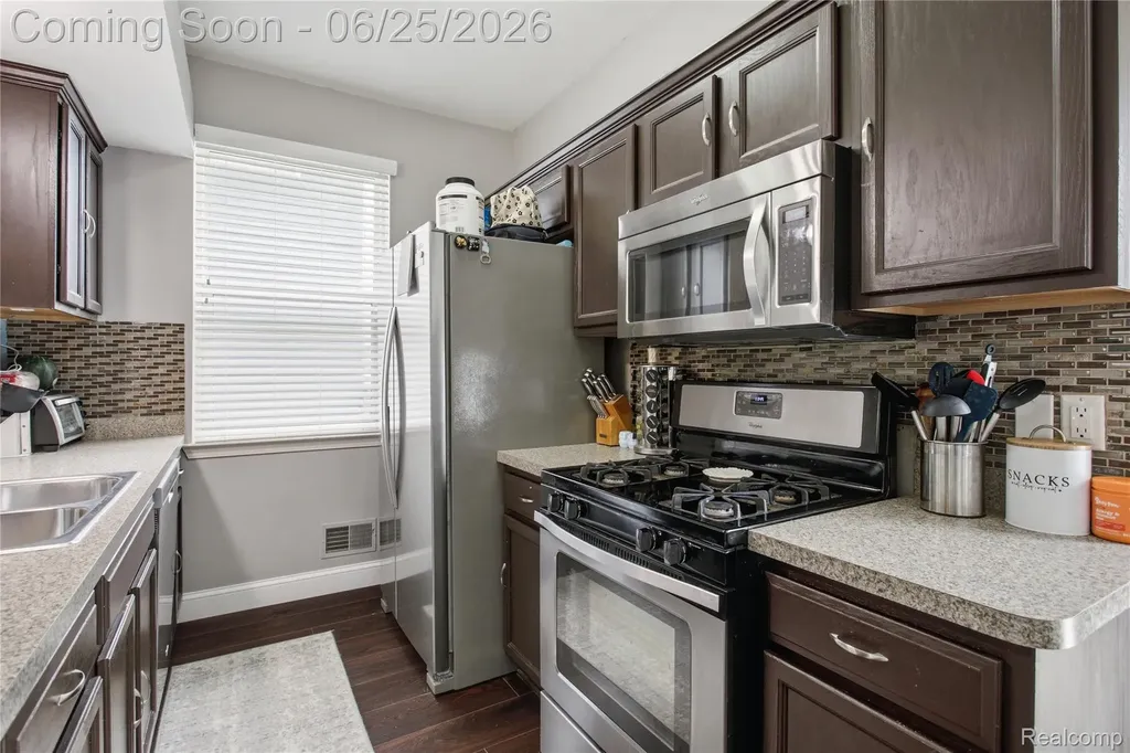 30498 Caroline Emily Chesterfield Township MI 48051