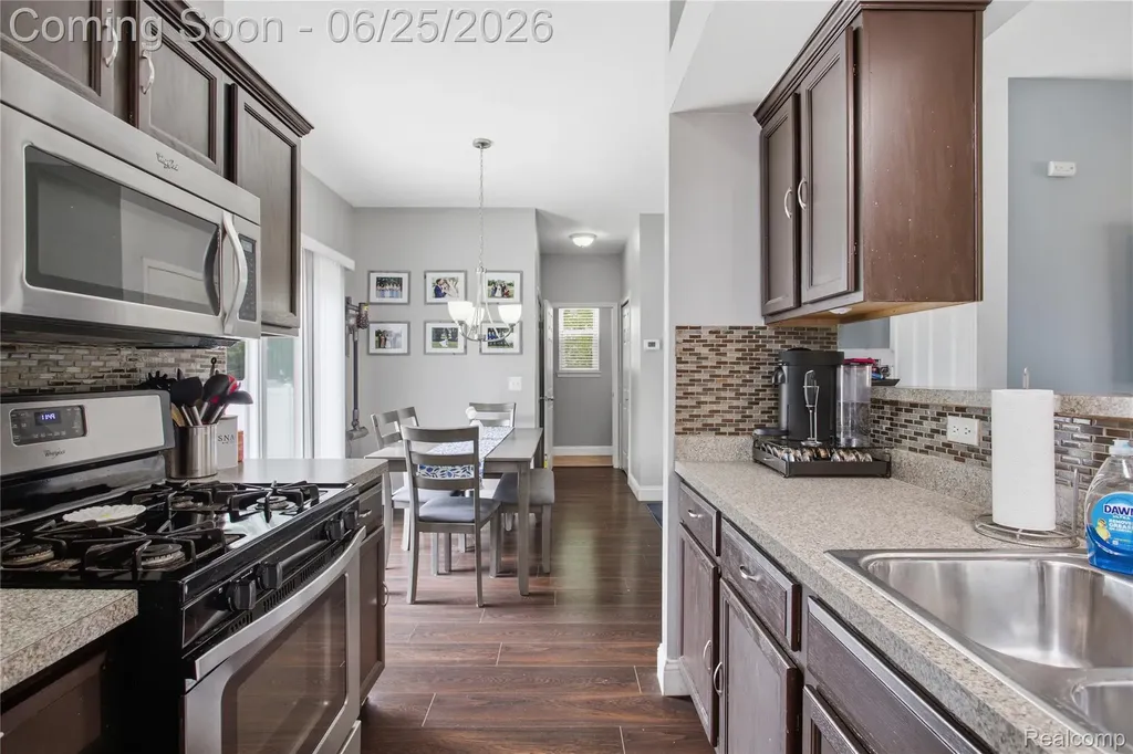 30498 Caroline Emily Chesterfield Township MI 48051