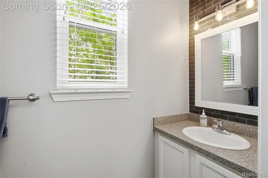 30498 Caroline Emily Chesterfield Township MI 48051