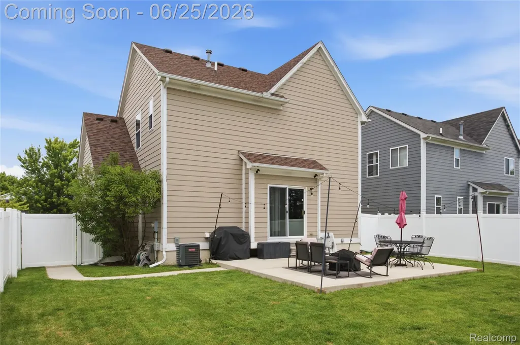 30498 Caroline Emily Chesterfield Township MI 48051