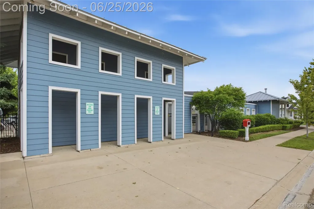 30498 Caroline Emily Chesterfield Township MI 48051