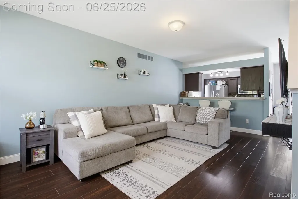 30498 Caroline Emily Chesterfield Township MI 48051