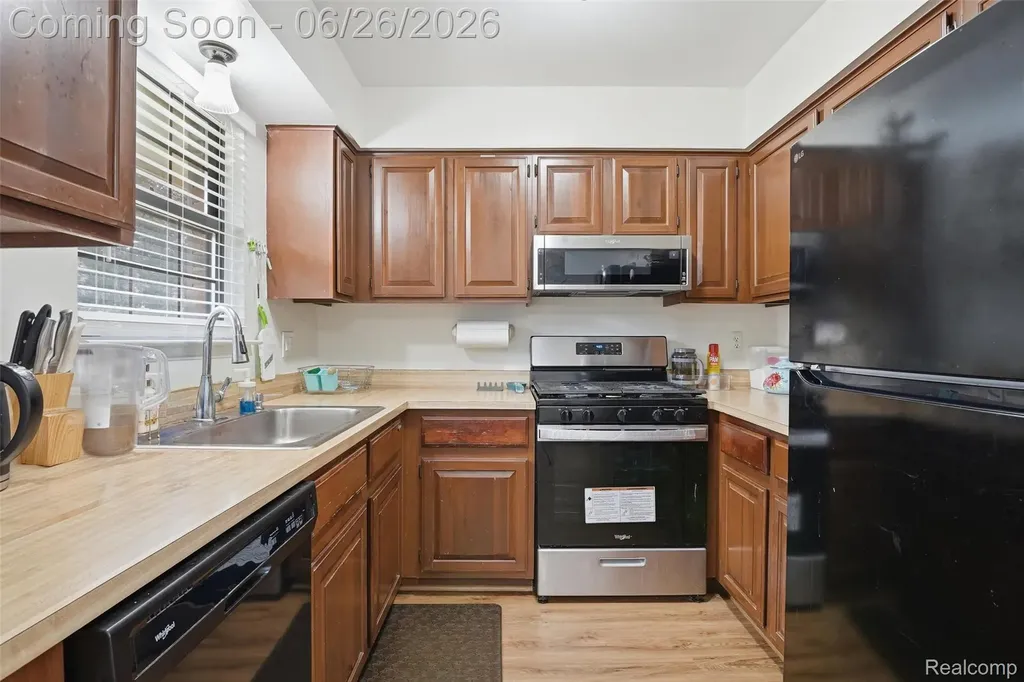 38833 Reo Drive Livonia City MI 48154