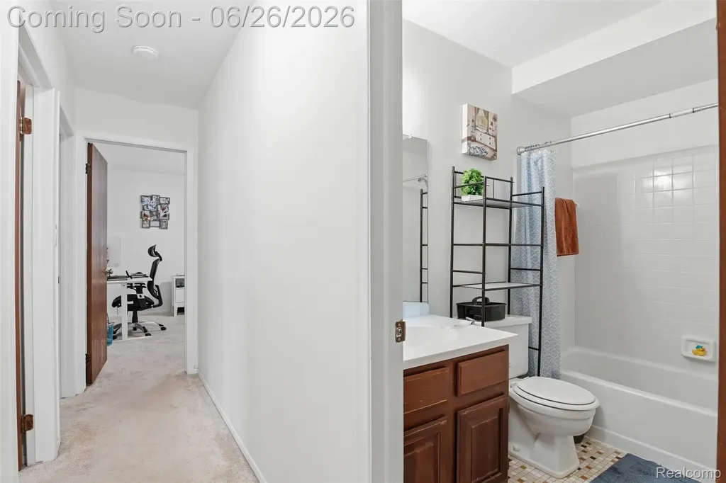 38833 Reo Drive Livonia City MI 48154