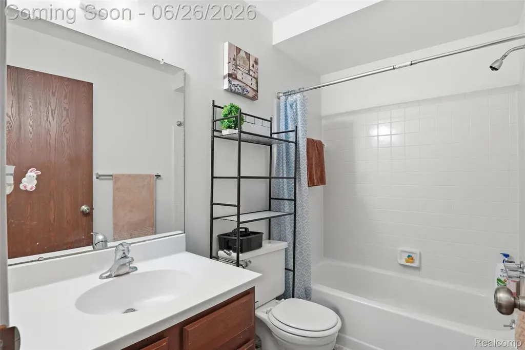 38833 Reo Drive Livonia City MI 48154