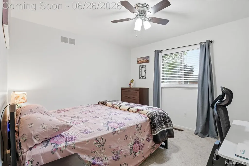 38833 Reo Drive Livonia City MI 48154