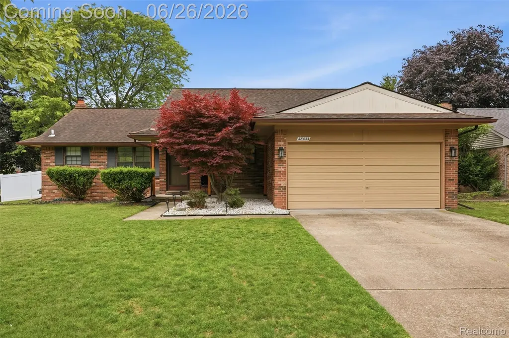 38833 Reo Drive Livonia City MI 48154