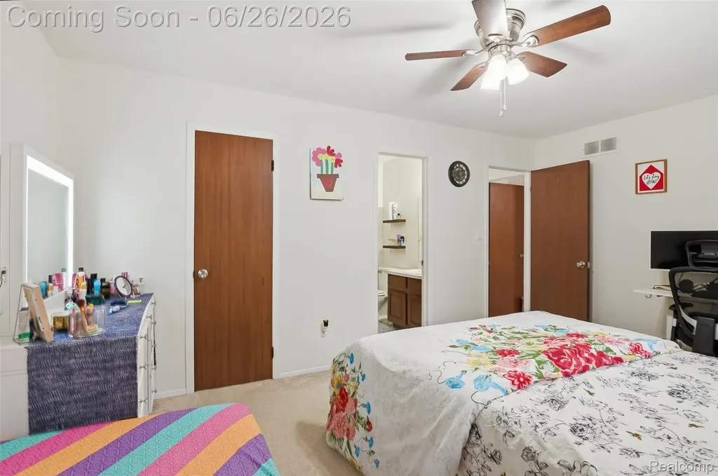 38833 Reo Drive Livonia City MI 48154