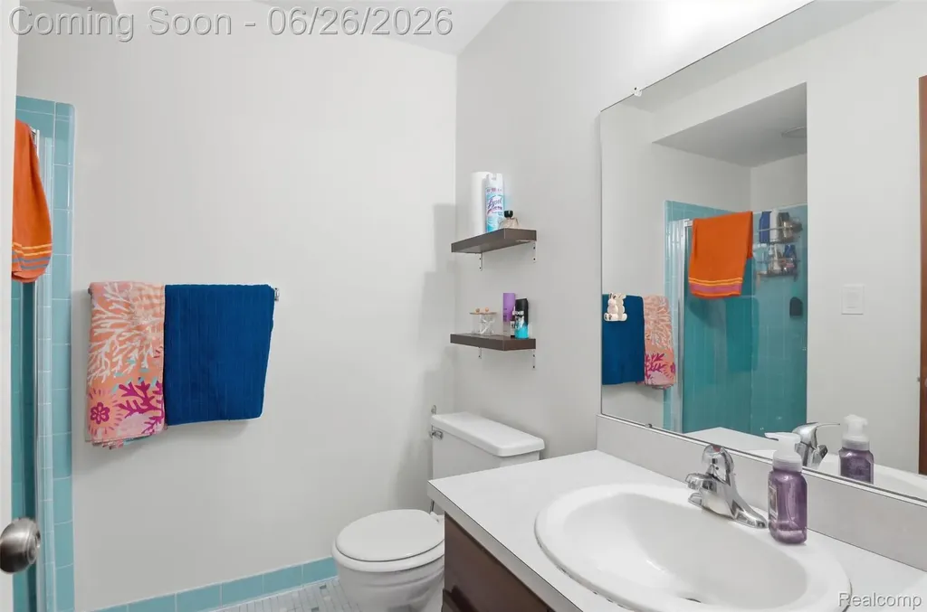 38833 Reo Drive Livonia City MI 48154
