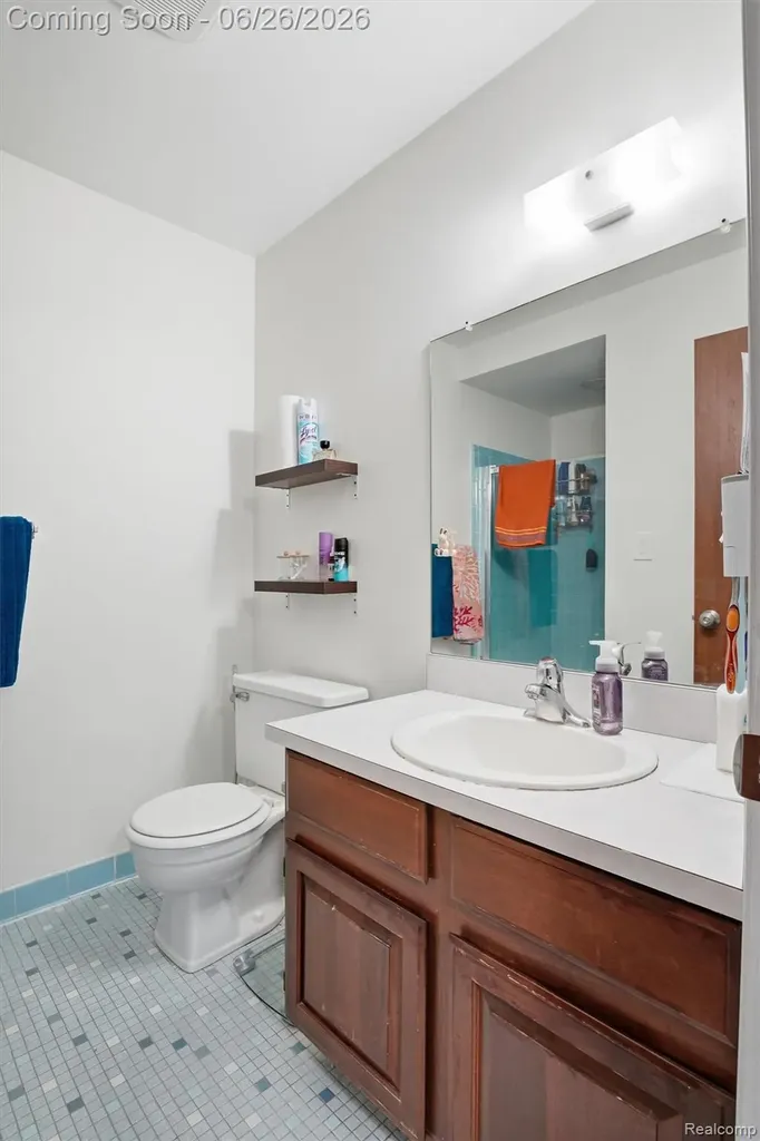 38833 Reo Drive Livonia City MI 48154
