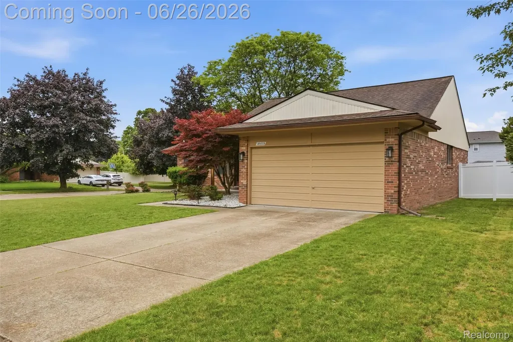 38833 Reo Drive Livonia City MI 48154