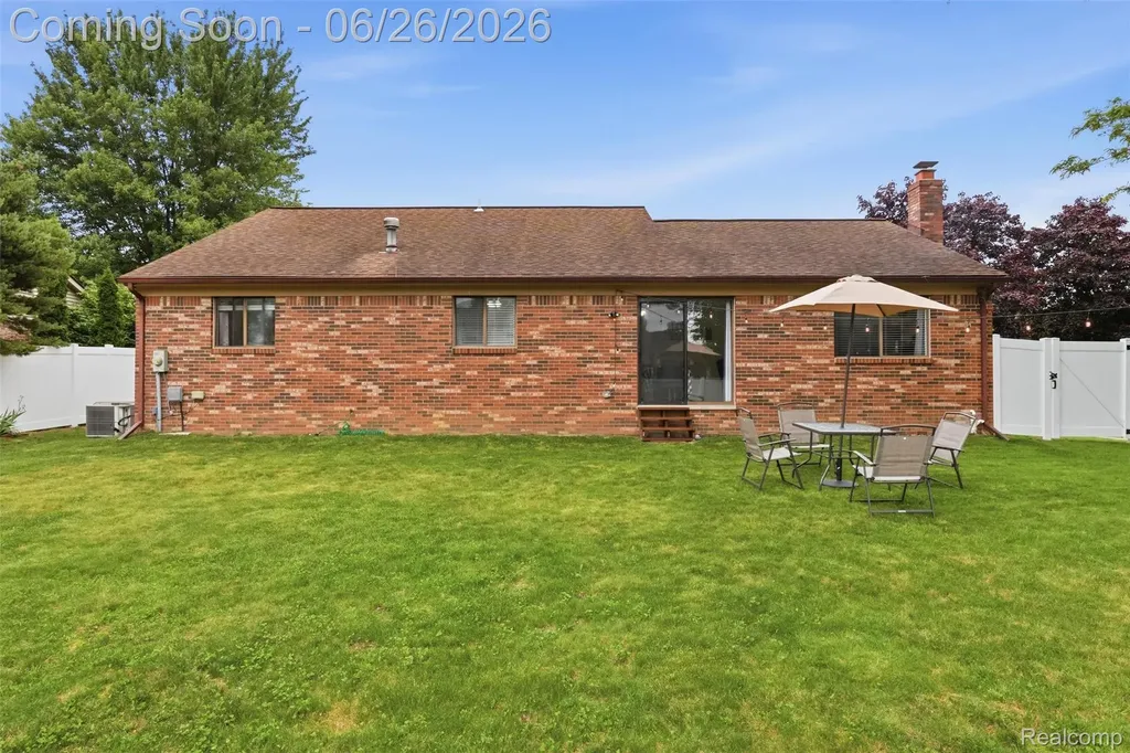 38833 Reo Drive Livonia City MI 48154