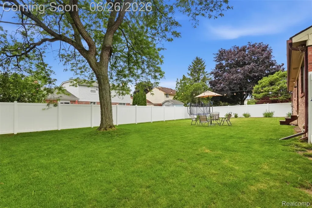 38833 Reo Drive Livonia City MI 48154