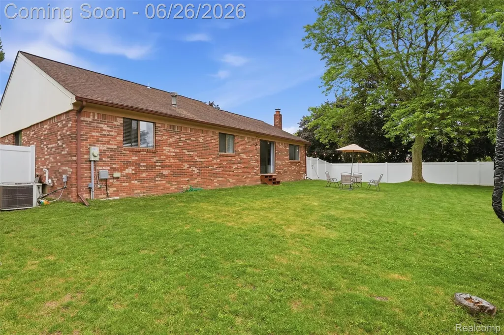 38833 Reo Drive Livonia City MI 48154
