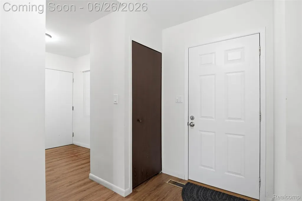 38833 Reo Drive Livonia City MI 48154