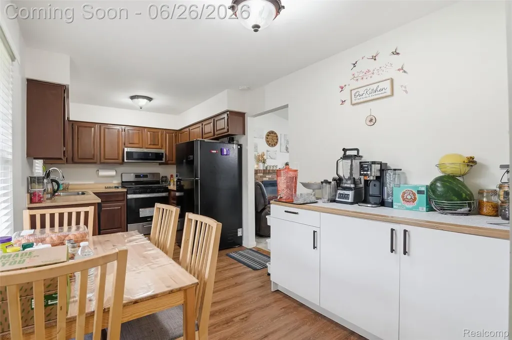 38833 Reo Drive Livonia City MI 48154