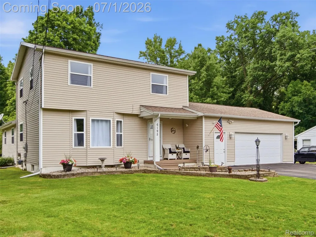 6195 Lake Forest Drive Grand Blanc Charter Township MI 48439