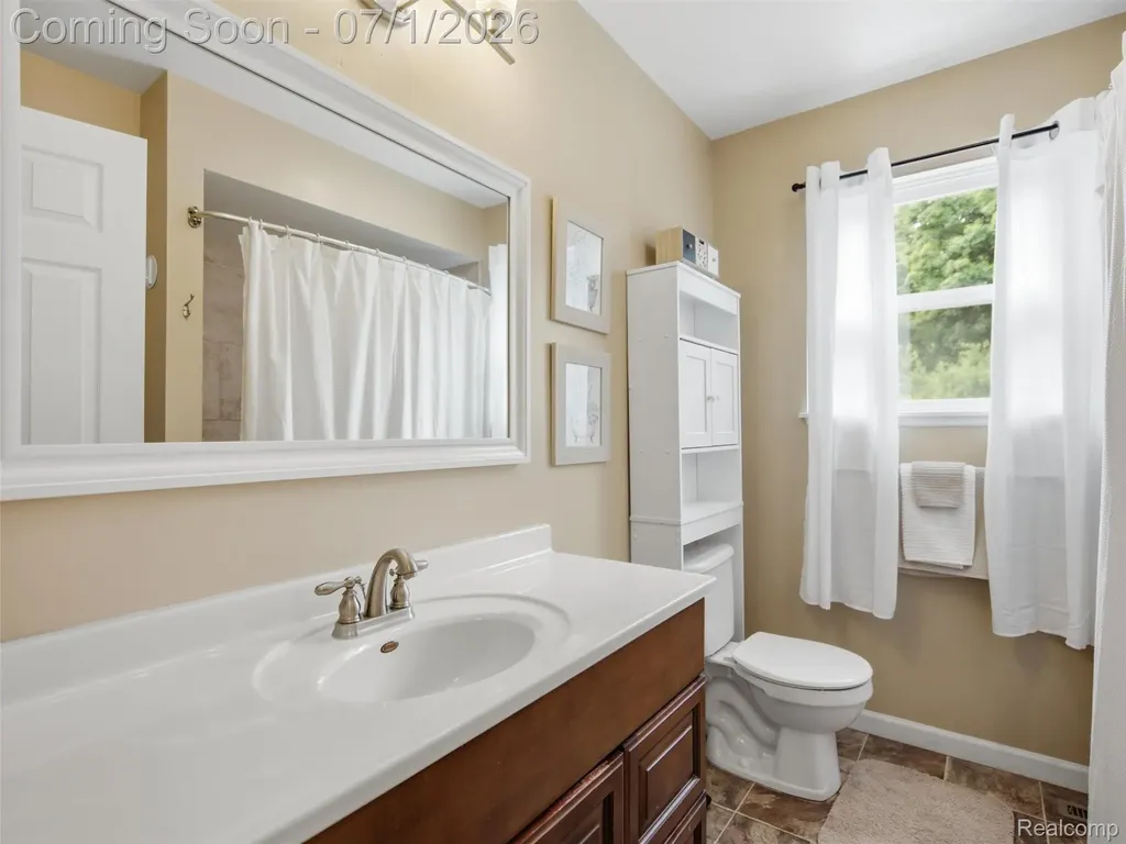 6195 Lake Forest Drive Grand Blanc Charter Township MI 48439