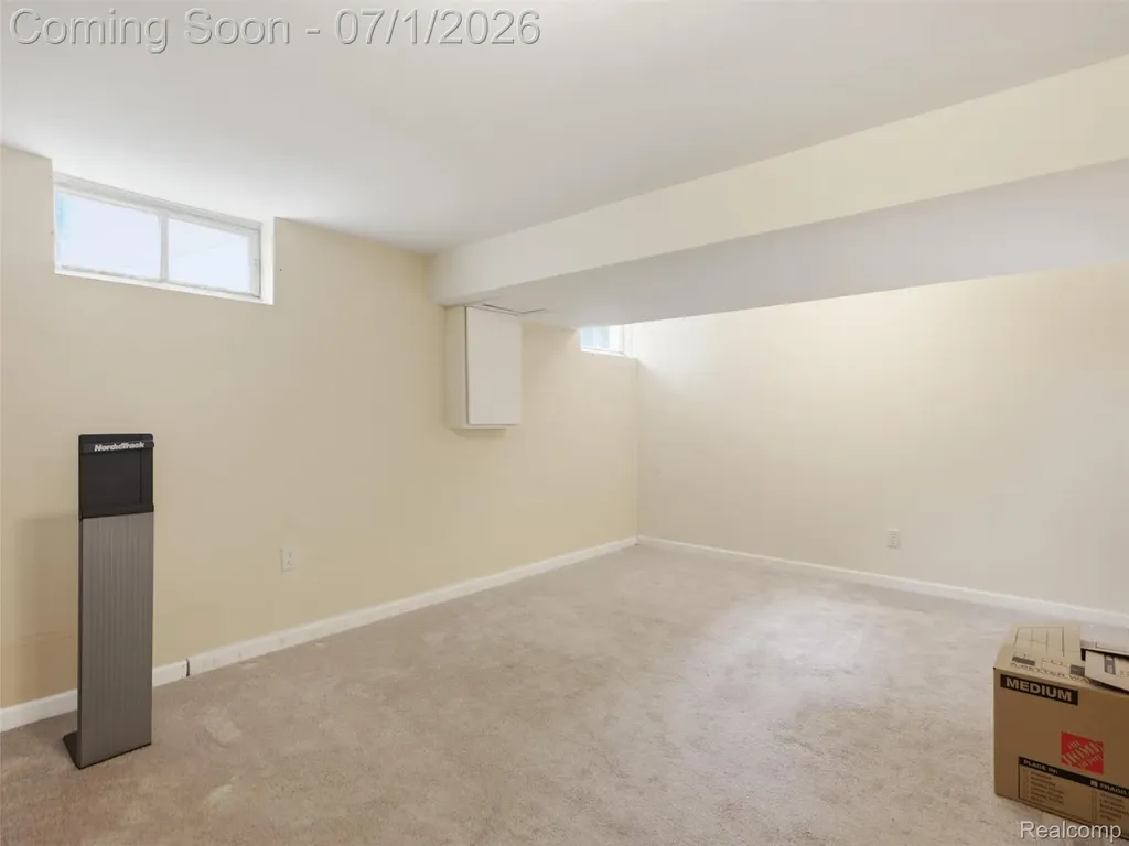 6195 Lake Forest Drive Grand Blanc Charter Township MI 48439