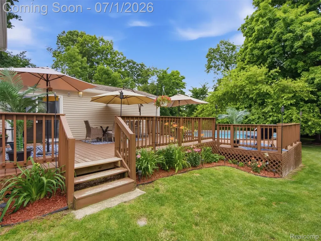 6195 Lake Forest Drive Grand Blanc Charter Township MI 48439
