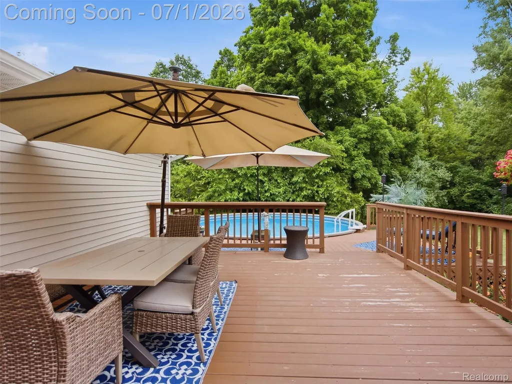 6195 Lake Forest Drive Grand Blanc Charter Township MI 48439