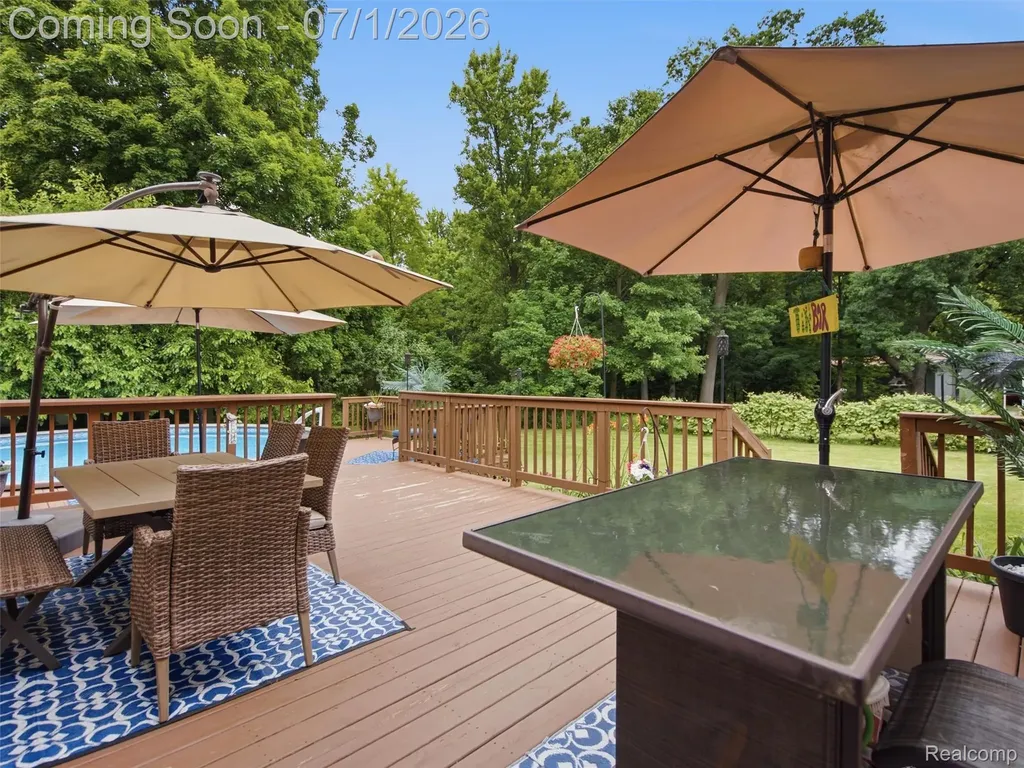 6195 Lake Forest Drive Grand Blanc Charter Township MI 48439