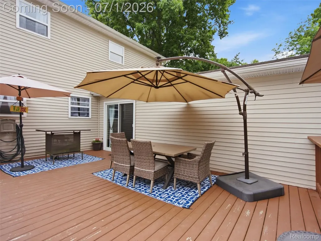 6195 Lake Forest Drive Grand Blanc Charter Township MI 48439