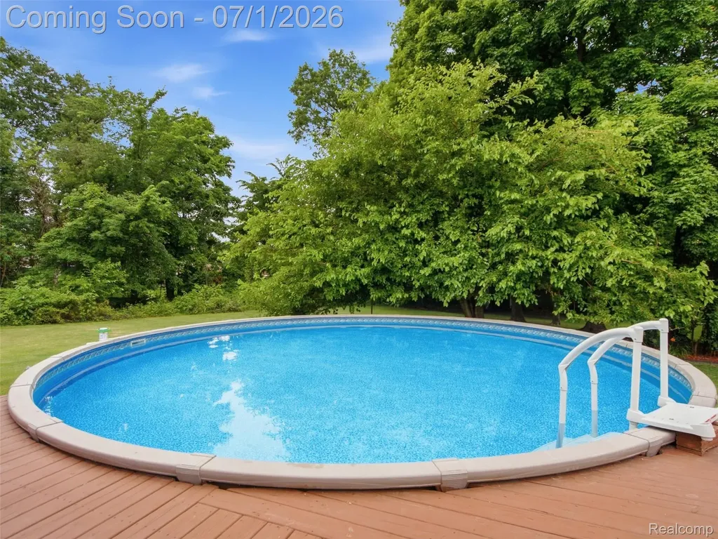 6195 Lake Forest Drive Grand Blanc Charter Township MI 48439