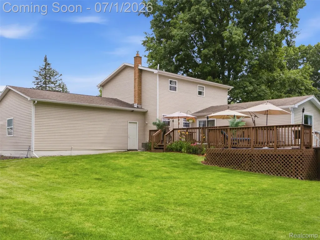 6195 Lake Forest Drive Grand Blanc Charter Township MI 48439
