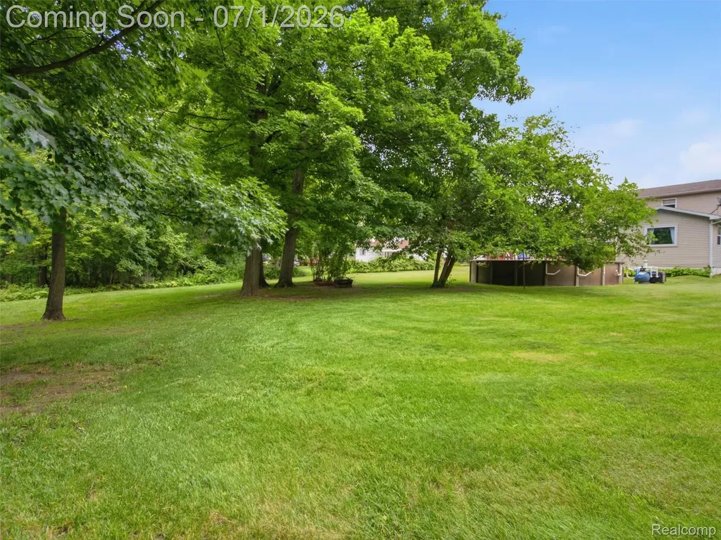 6195 Lake Forest Drive Grand Blanc Charter Township MI 48439