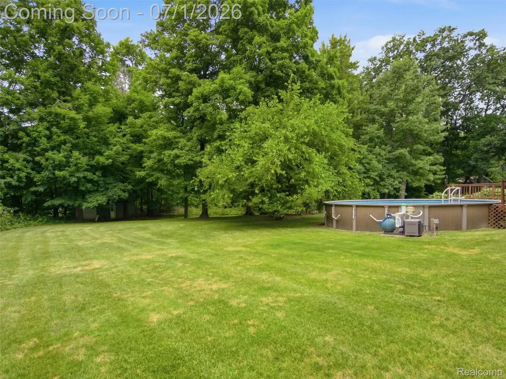 6195 Lake Forest Drive Grand Blanc Charter Township MI 48439