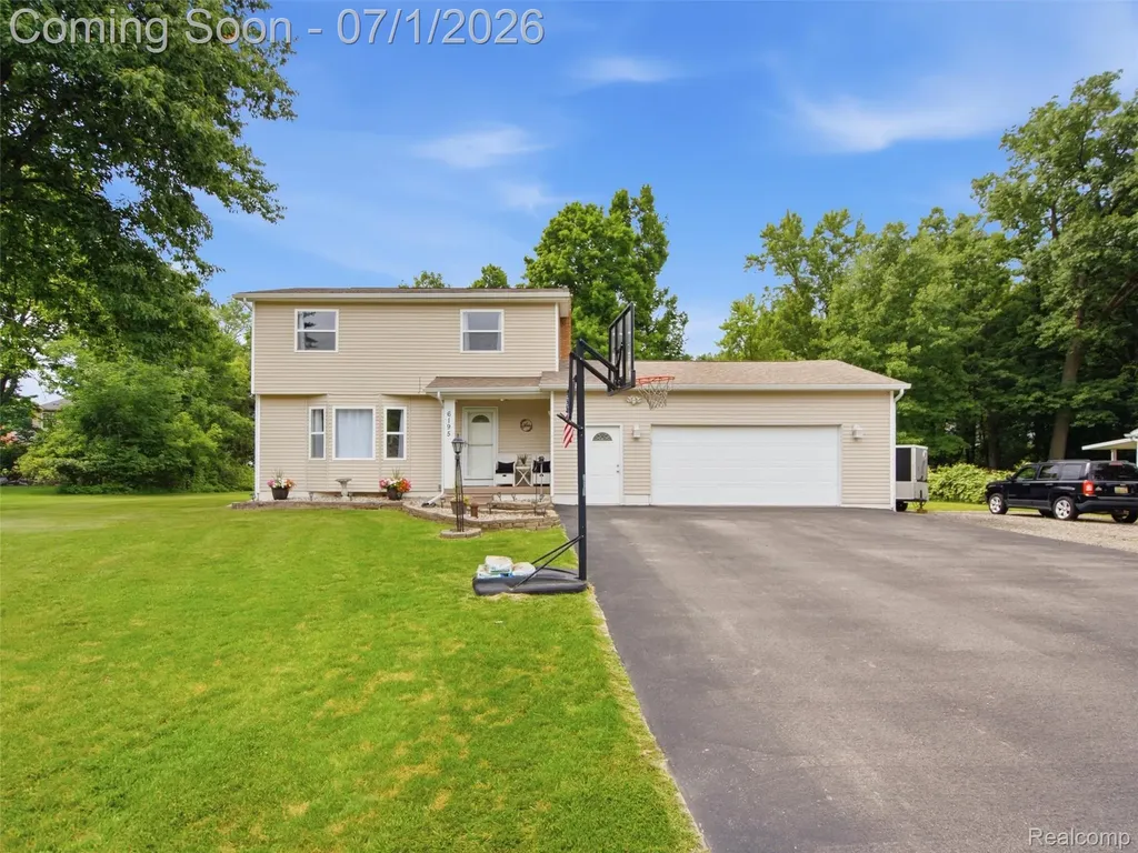 6195 Lake Forest Drive Grand Blanc Charter Township MI 48439